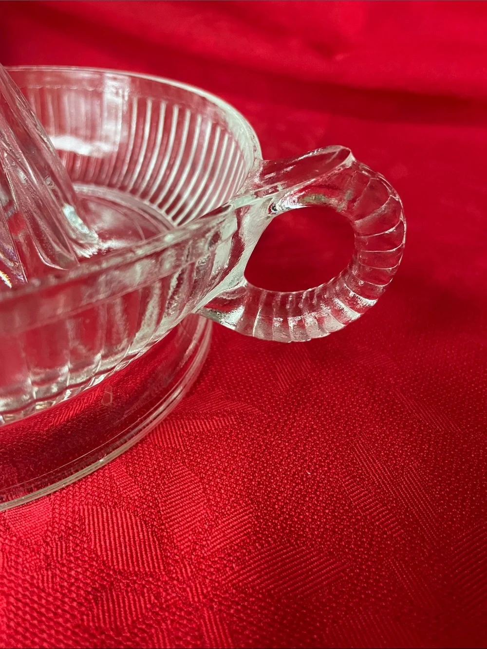 Anchor Hocking Clear Glass Citrus Press with Pour Spout